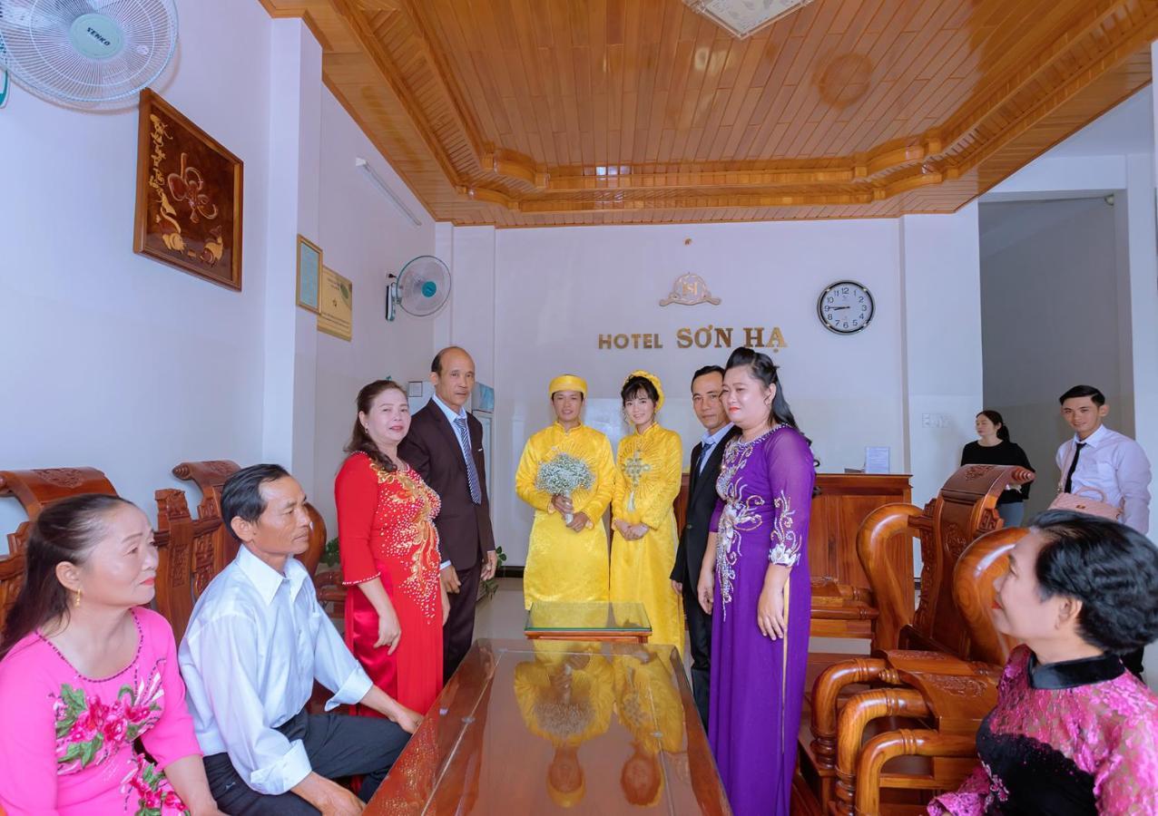 Hotel Khach San Son Ha Kon Tum Exterior foto
