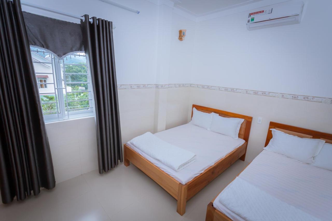 Hotel Khach San Son Ha Kon Tum Exterior foto